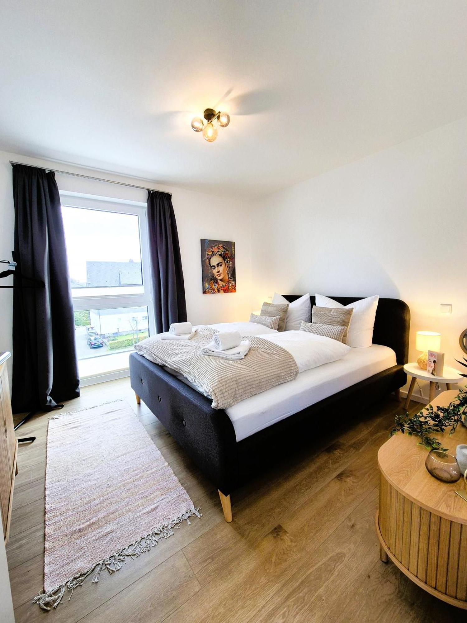 Apartment 21132 *